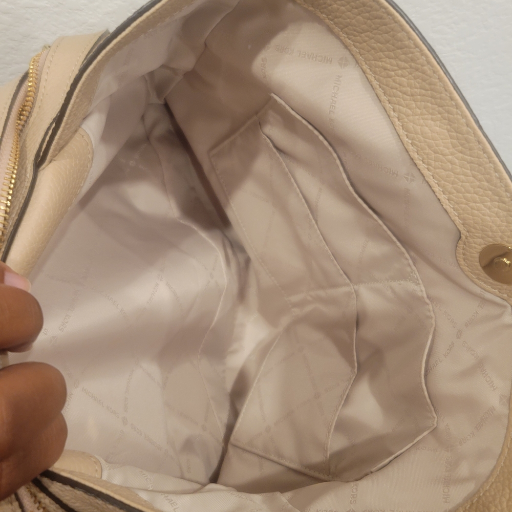 Michael Kors Beige Leather Shoulder Large Tote Bag Purse - Picture 7 of 11